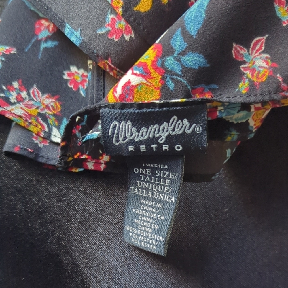 Retro Floral Scarf Wrangler - Picture 2 of 4